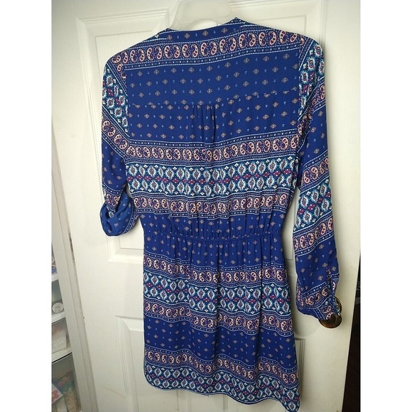 DanielRainn 2 Blue Paisley Long Roll Tab V Neck Shirt Blouse. Size M - Picture 14 of 14
